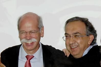 Dieter Zetsche, numero uno Mercedes "corteggia" Sergio Marchionne amministratore delegato Fiat