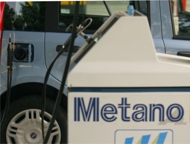 Foto rifornimento metano