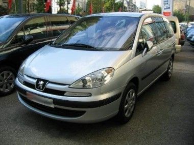 La-monovolume-peugeot-807-richiamata