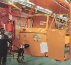 L'Ape Piaggio, la catena di montaggio indiana