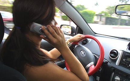 Guida con cellulare