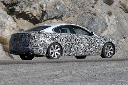 Jaguar XF foto spia