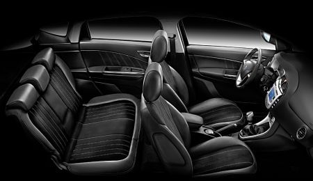 Lancia Delta Hard Black - gli interni