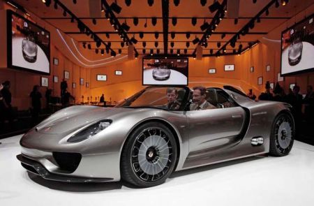 Porsche 918 Spyder fiancata