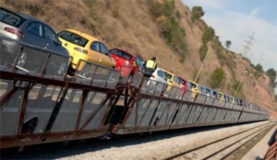 Il sistema di trasporto delle auto nuove Seat nei canali distributivi utilizzando il treno