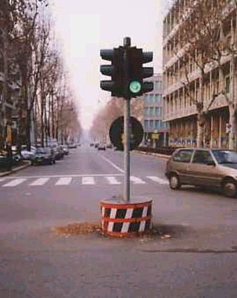 Ai semafori la gente tende a dare il peggio di sè