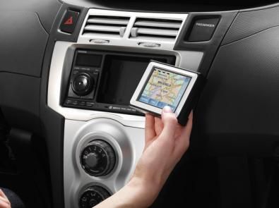 Il sistema integrato in plancia nella Toyota Yaris Navi