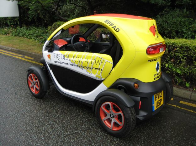 Renault Twizy Freddie Mercury Edition-fiancata