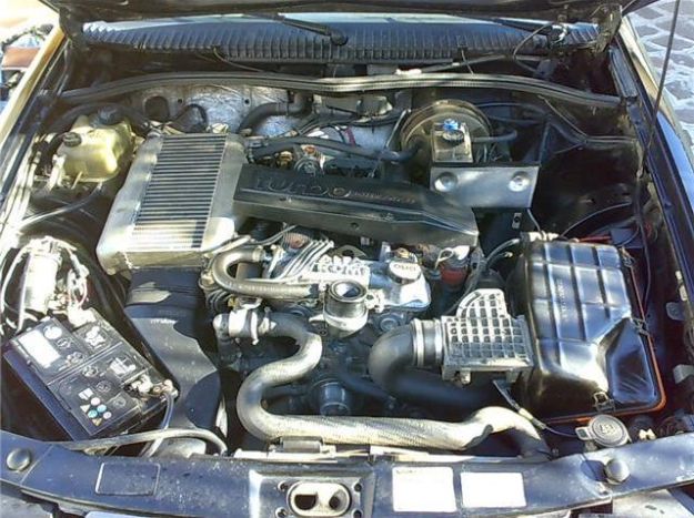 Alfa Romeo 75 Turbo America motore