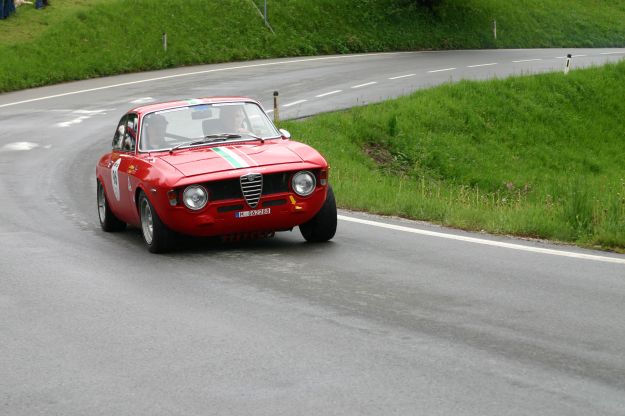 Alfa Romeo Giulia GT competizione su strada