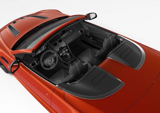 Aston Martin V12 Vantage Roadster, interni