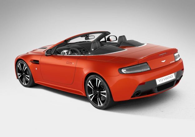 Aston Martin V12 Vantage Roadster, posteriore