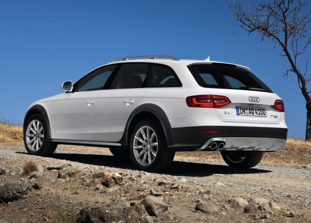 Audi A4 Allroad quattro laterale posteriore