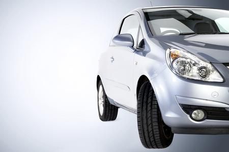 Come cambiare le lampadine del faro auto