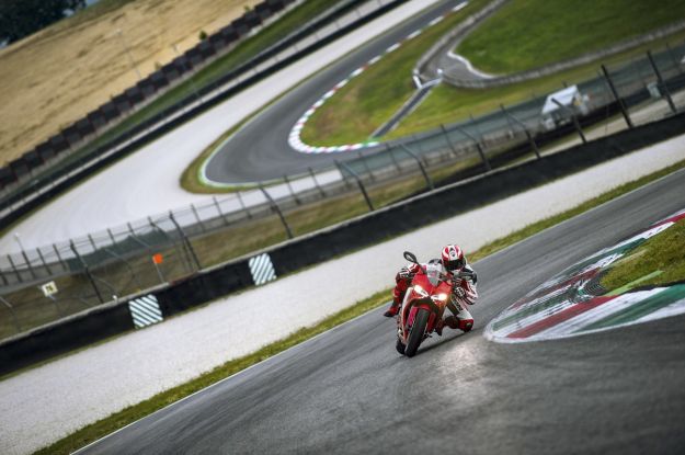 Ducati 899 Panigale riding mode wet