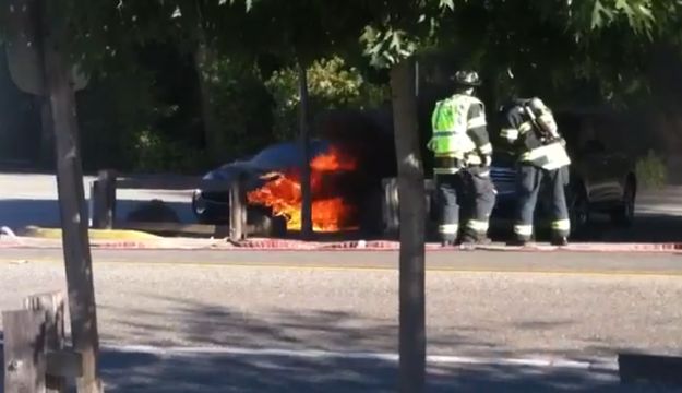 Fisker Karma in fiamme