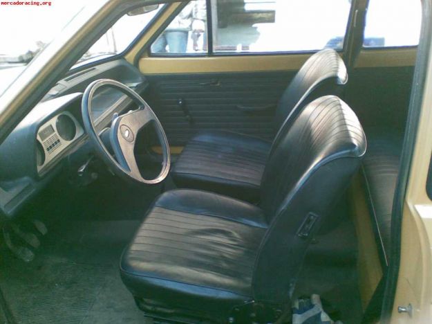 Ford Fiesta 1977 interni