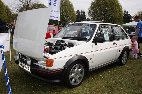 Ford Fiesta xr2 cofano