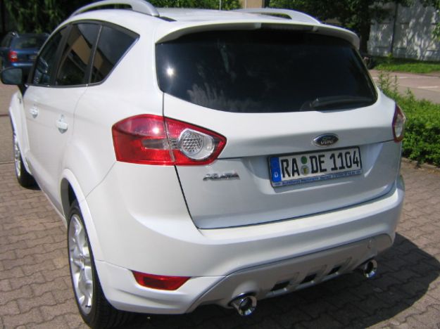 Ford Kuga lato posteriore