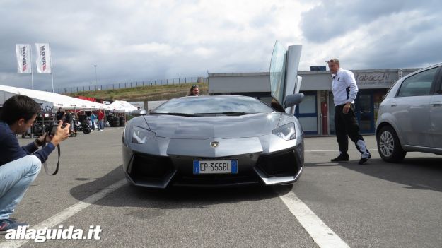 Lamborghini Aventador Roadster dimensioni