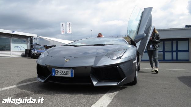 Lamborghini Aventador Roadster stile