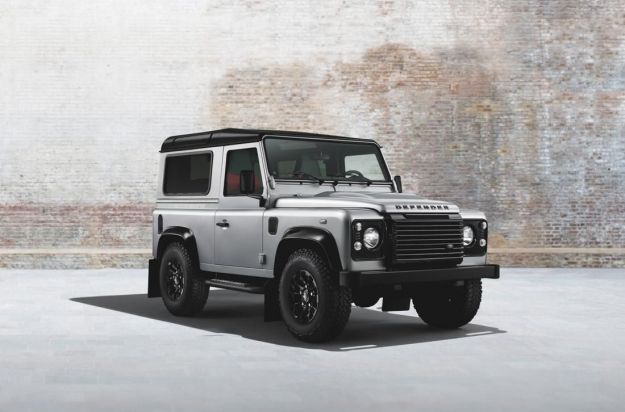 Land Rover Defender Black Pack al Salone di Ginevra 2014