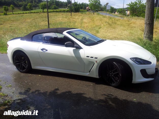 Maserati GranCabrio MC, dimensioni