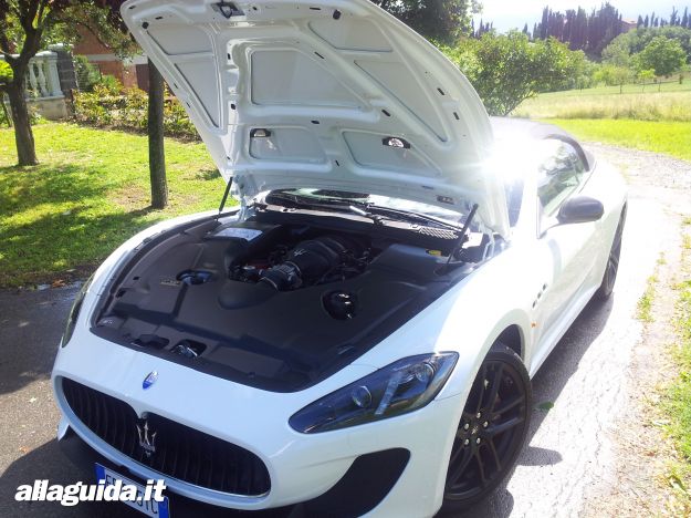 Maserati GranCabrio MC, motorizzazioni