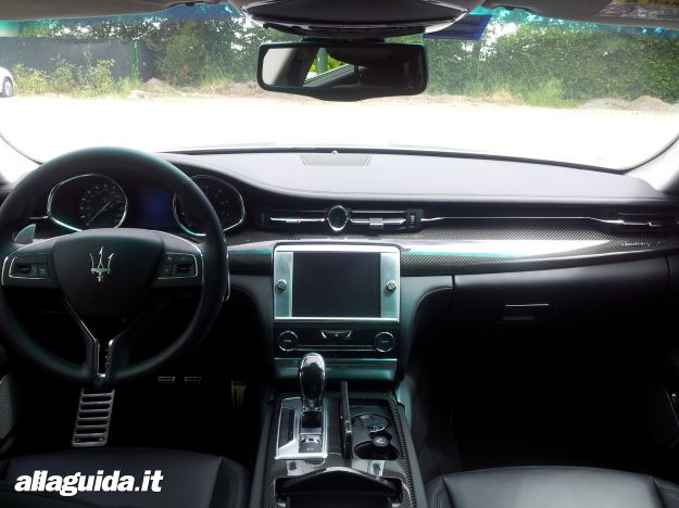 Maserati Quattroporte 2013, interni dela vettura