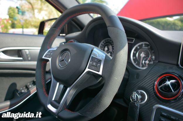 Mercedes A45 AMG volante