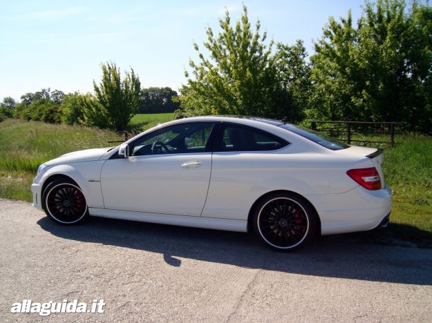 Mercedes C63 AMG Performance Coupe dimensioni