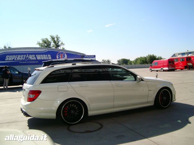 Mercedes C63 AMG Performance Station Wagon dimensioni