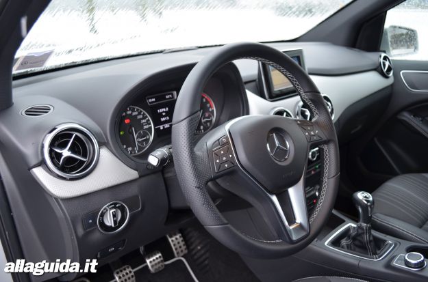 Mercedes Classe B interni