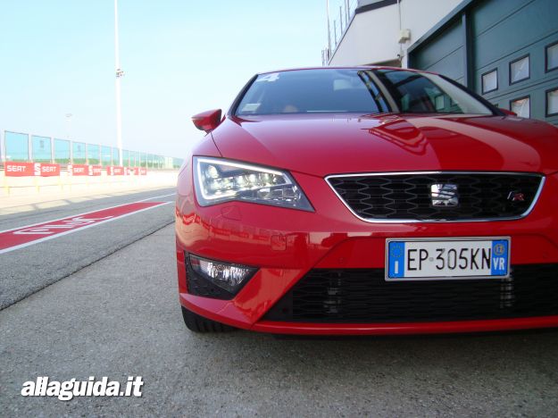 Nuova Seat Leon 2013 fari full LED