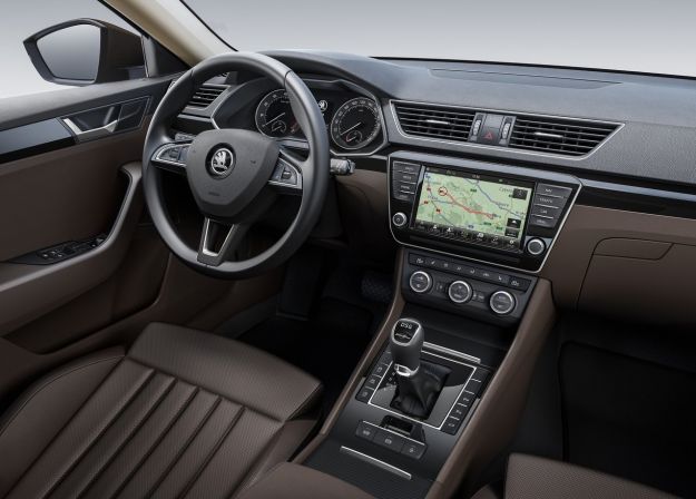 Nuova Skoda Superb 2015 (5)