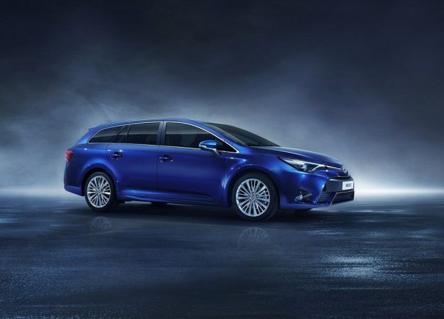 Nuova Toyota Avensis Wagon 2015