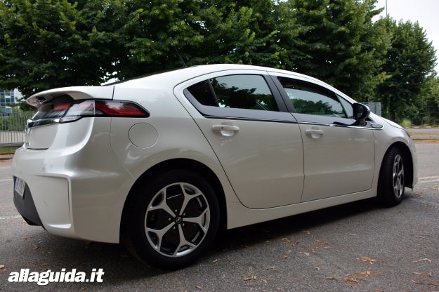Opel Ampera, dimensioni