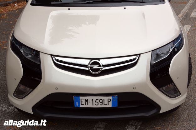 Opel Ampera, frontale