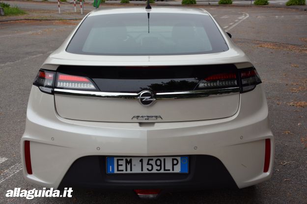 Opel Ampera, retro della vettura