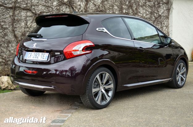 Peugeot 208 XY prezzi