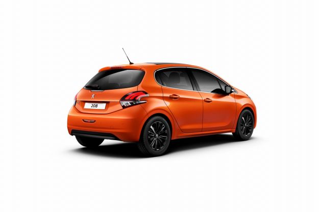 Peugeot 208 restyling angolo posteriore