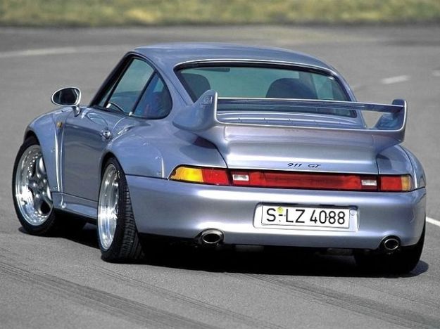 Porche 993 GT2 vista da dietro