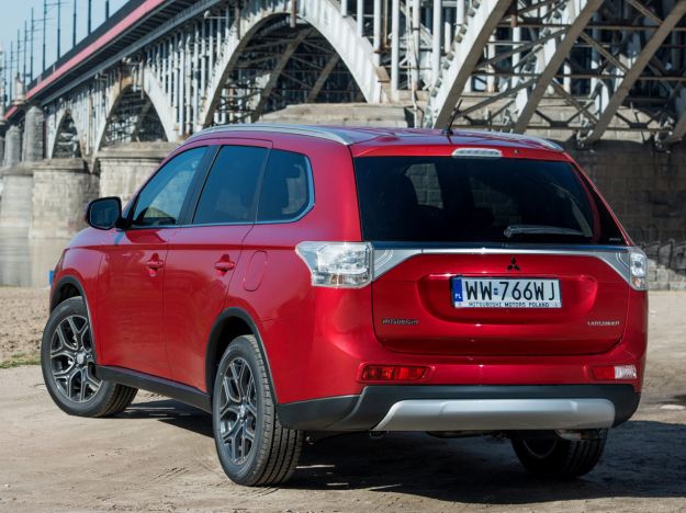 Prezzi di Mitsubishi Outlander MY 2014