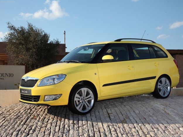 Skoda Fabia_Combi_2011_1600x1200_wallpaper_07