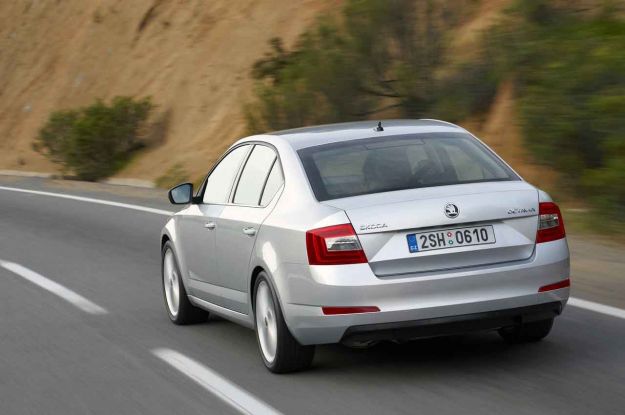 Skoda Octavia 2013 da dietro