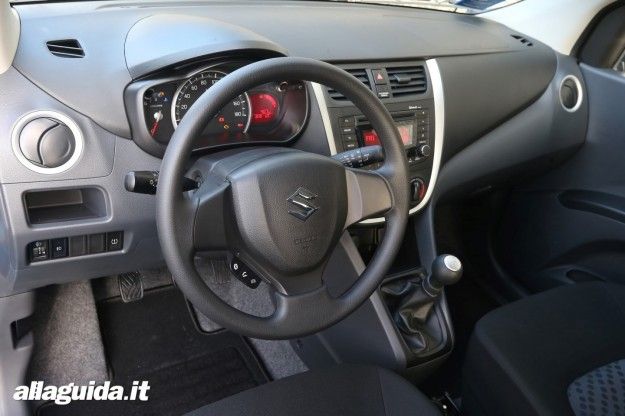 Suzuki Celerio Interni