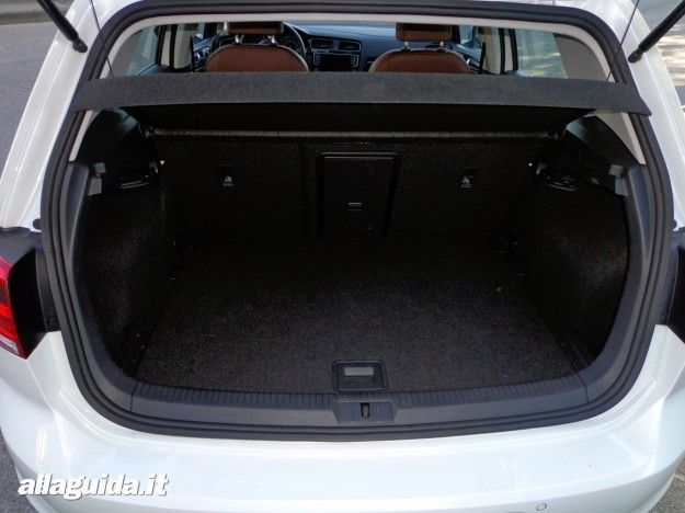 bagagliaio volkswagen golf 7 prova su strada