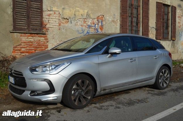 citroen ds5 dimensioni