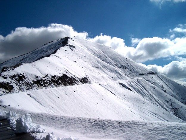 colle della bonette innevato