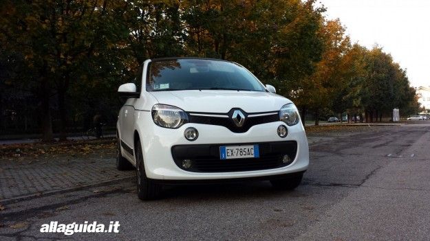 consumi della nuova renault twingo con motore posteriore